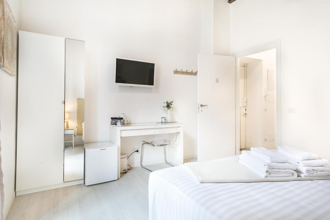 White Ostilia Guesthouse 로마 외부 사진