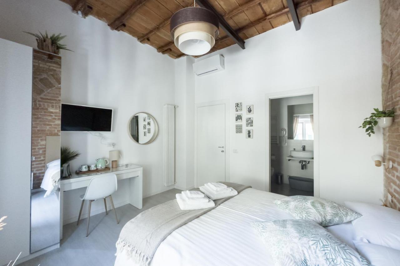 White Ostilia Guesthouse 로마 외부 사진