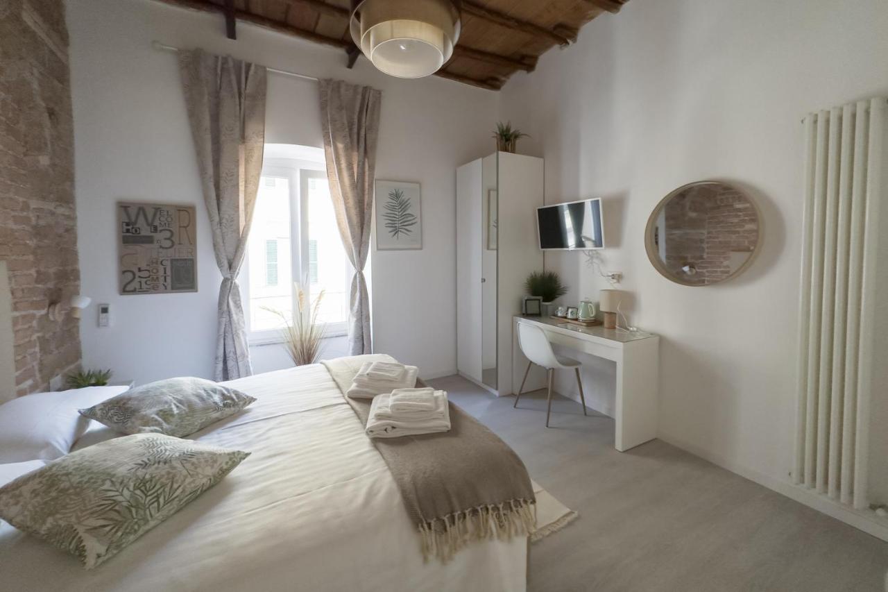 White Ostilia Guesthouse 로마 외부 사진