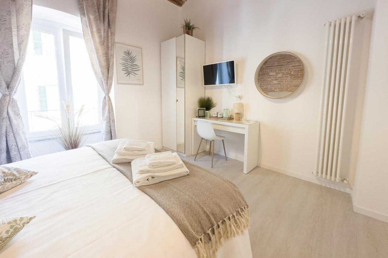 White Ostilia Guesthouse 로마 외부 사진