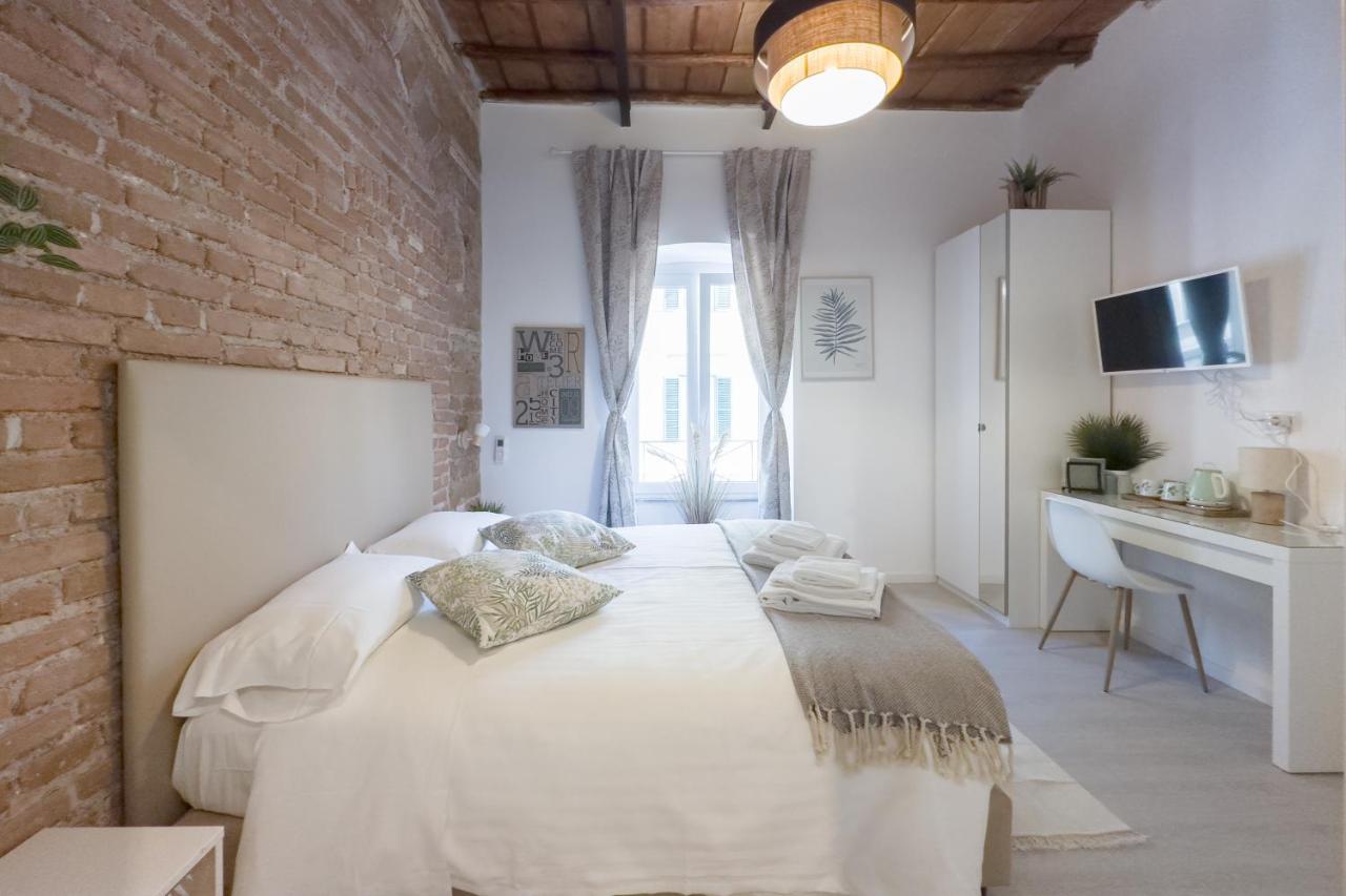 White Ostilia Guesthouse 로마 외부 사진